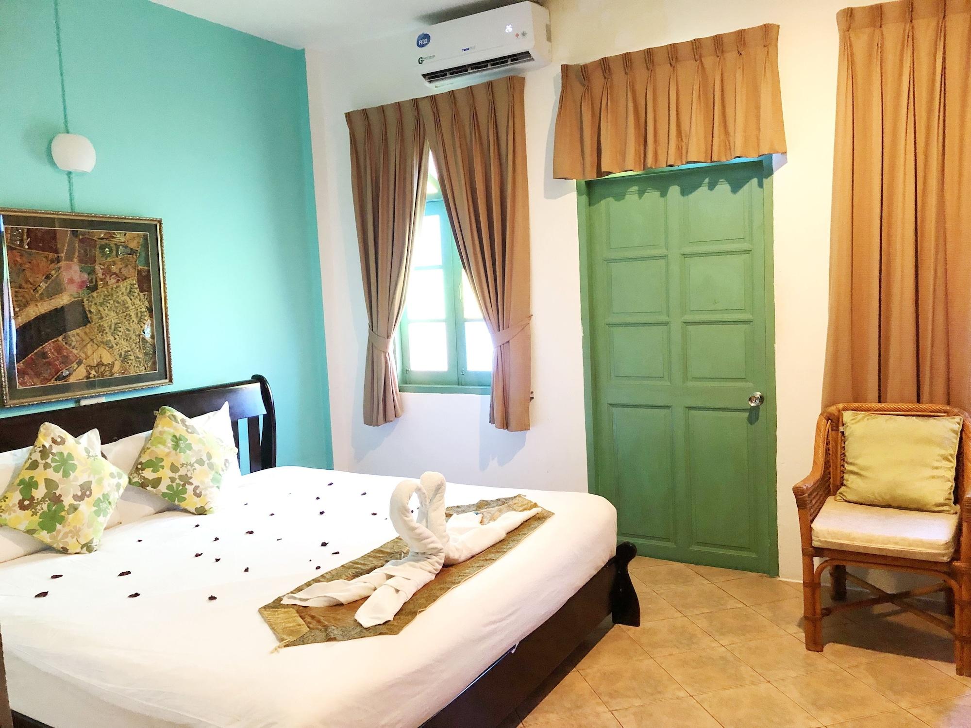 Goldsea Beach Patong Esterno foto