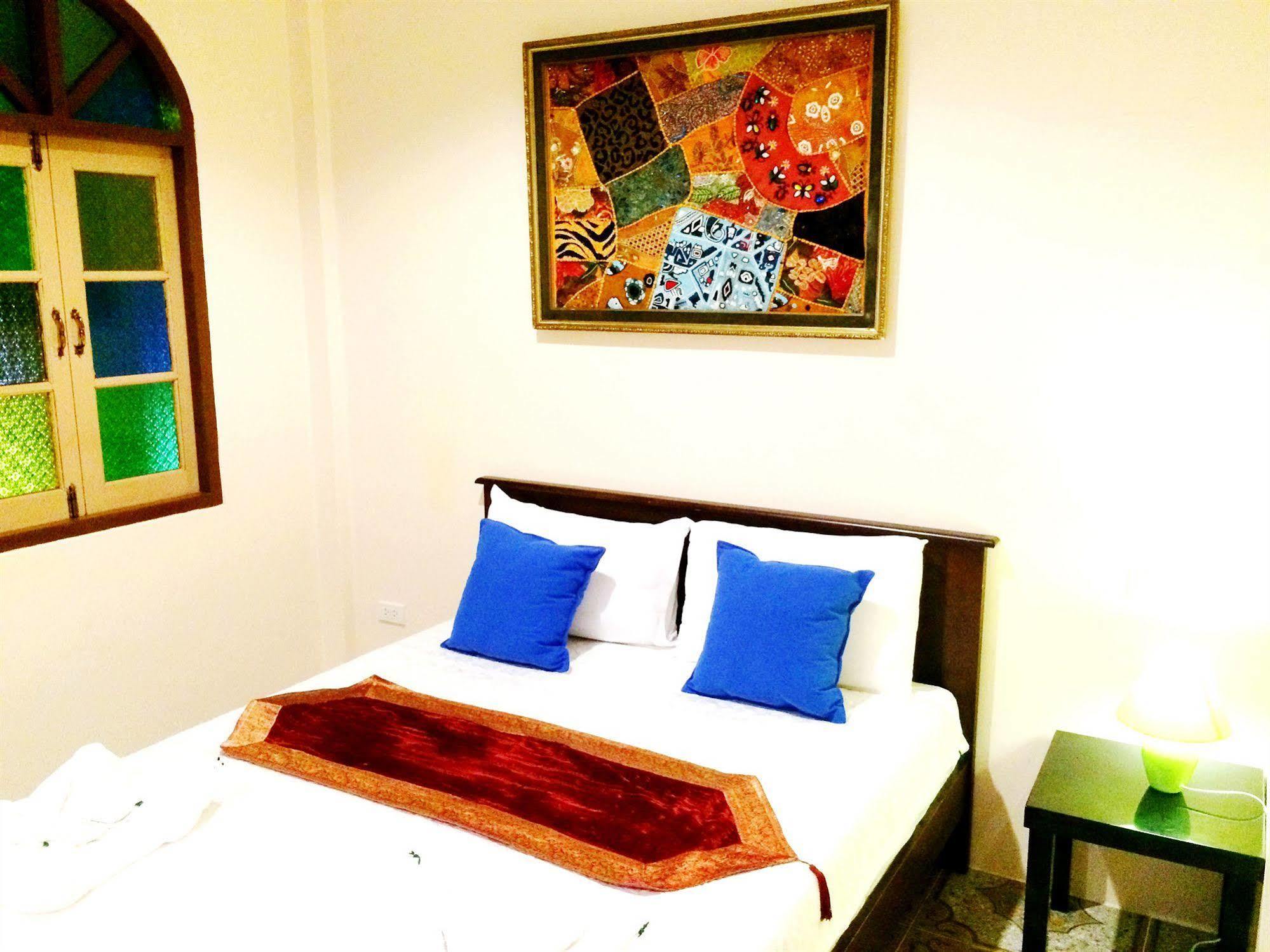 Goldsea Beach Patong Esterno foto