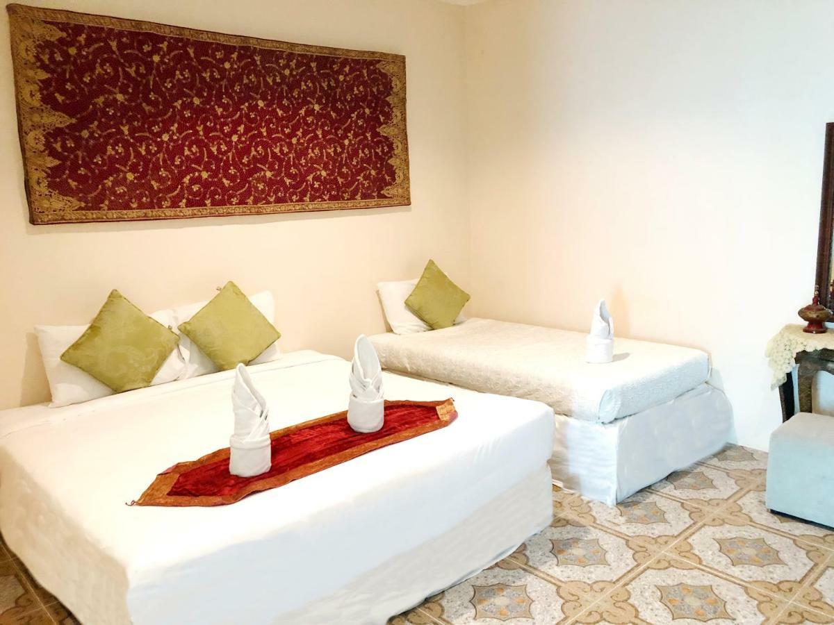 Goldsea Beach Patong Esterno foto